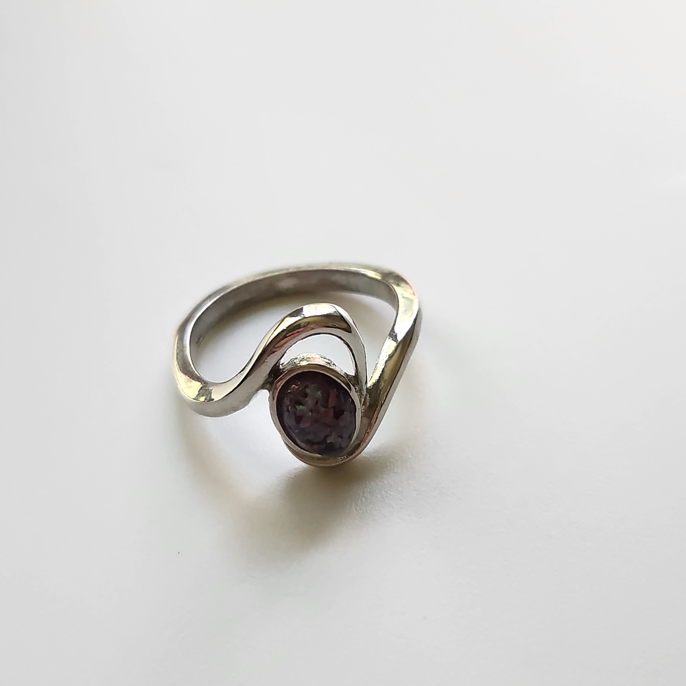 Elegant Silver Ring with Purple Stone Size 6